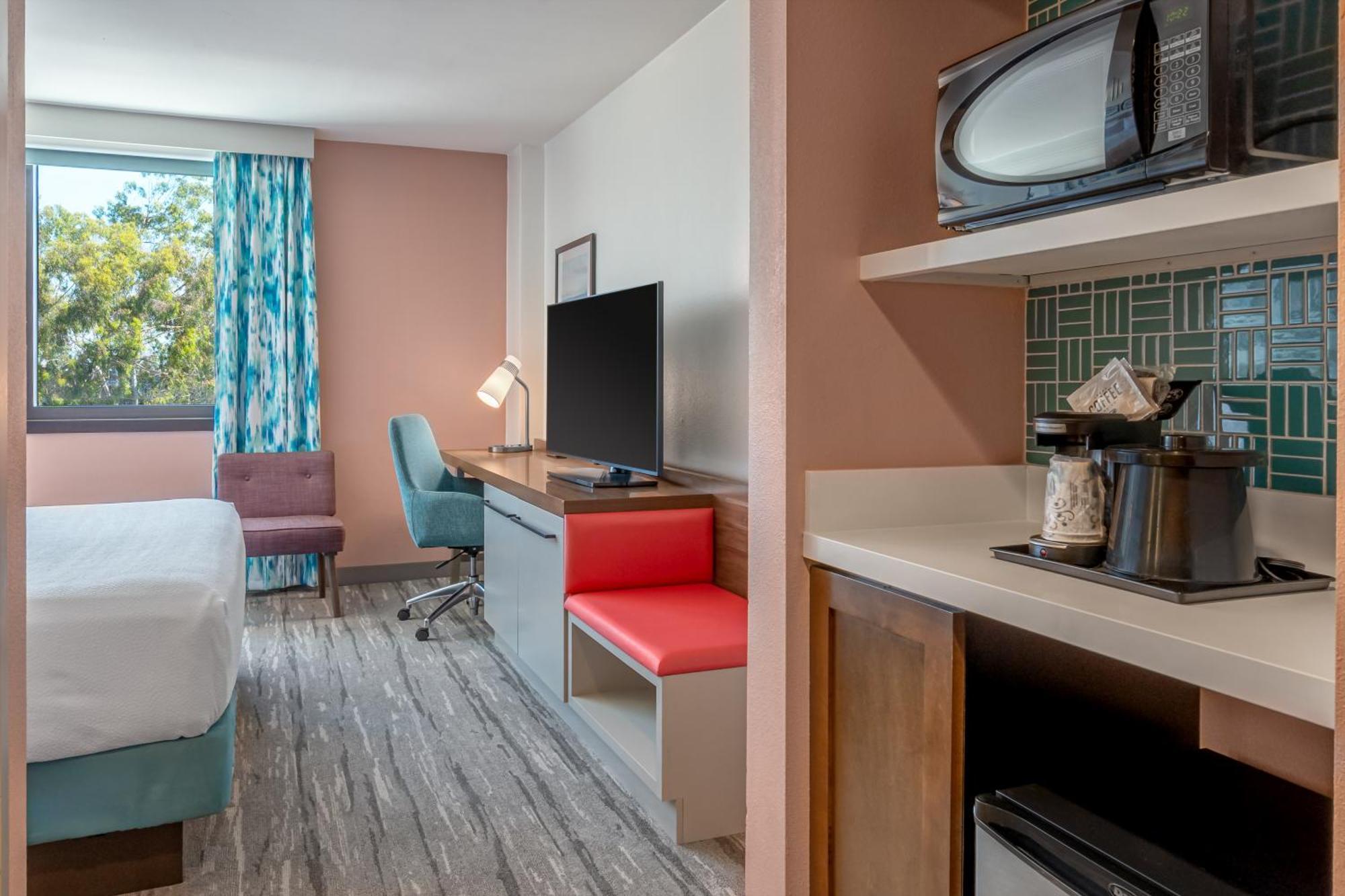 Hilton Garden Inn Los Angeles Airport Exterior photo
