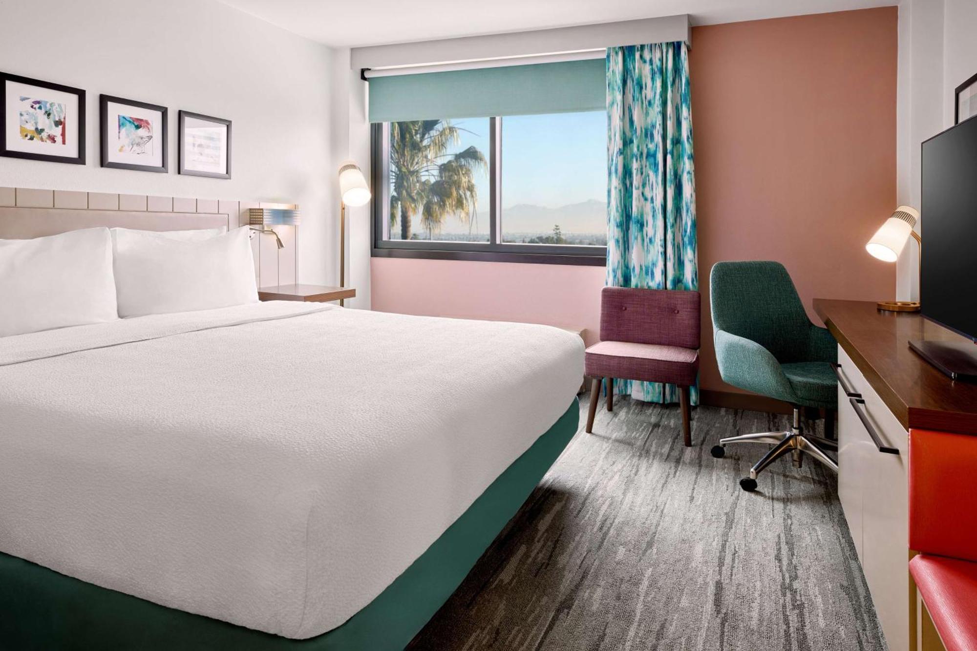 Hilton Garden Inn Los Angeles Airport Exterior photo