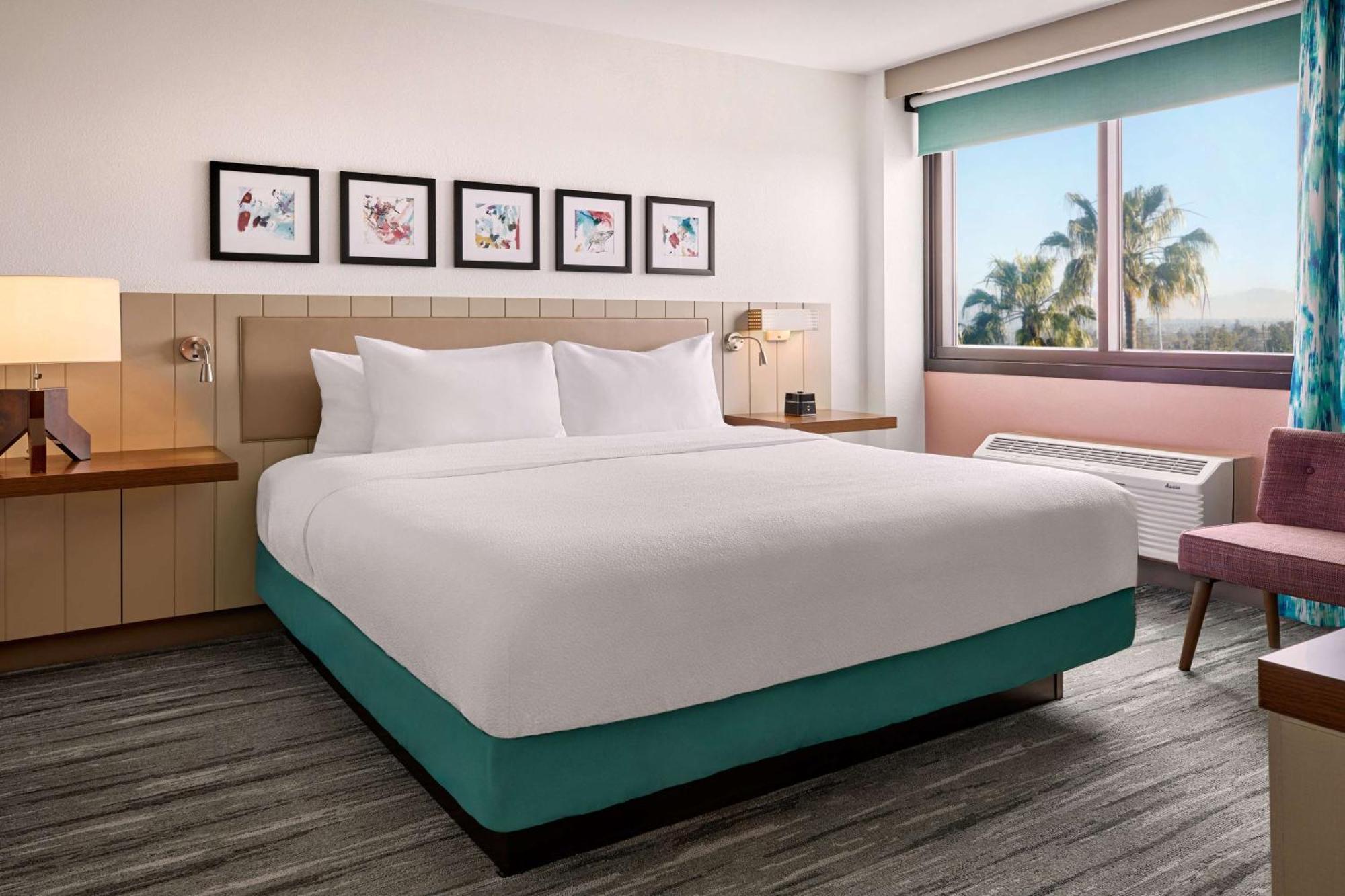 Hilton Garden Inn Los Angeles Airport Exterior photo